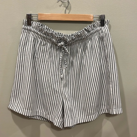 Worthington Pants - Worthington High Rise Striped Shorts